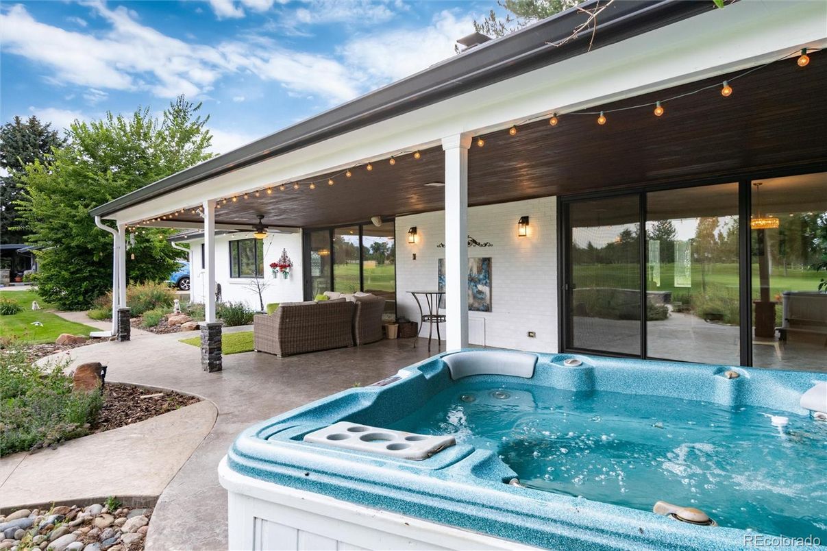 Exterior, Hot Tub
