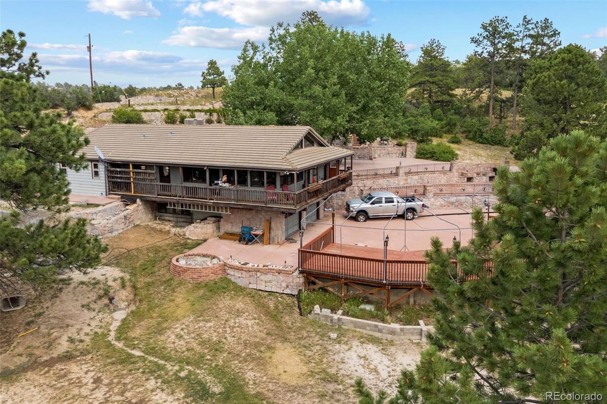 Exterior, Drone