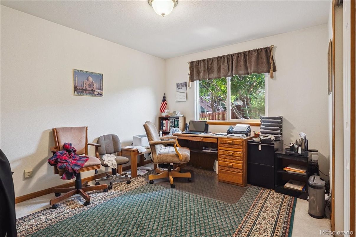 Home Office, Interior