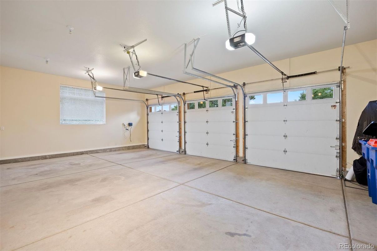 Garage, Interior
