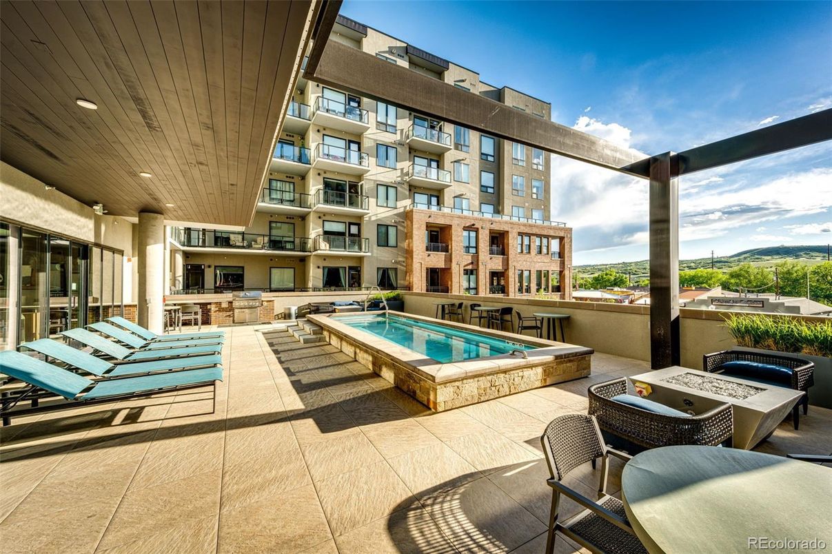 Exterior, Pool