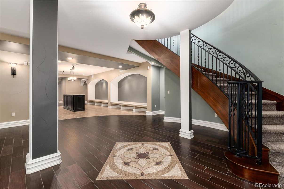 Interior, Pendant Lights, Recessed Lighting, Wood Texture Flooring