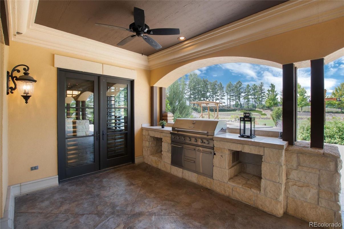 Exterior, Outdoor Kitchen