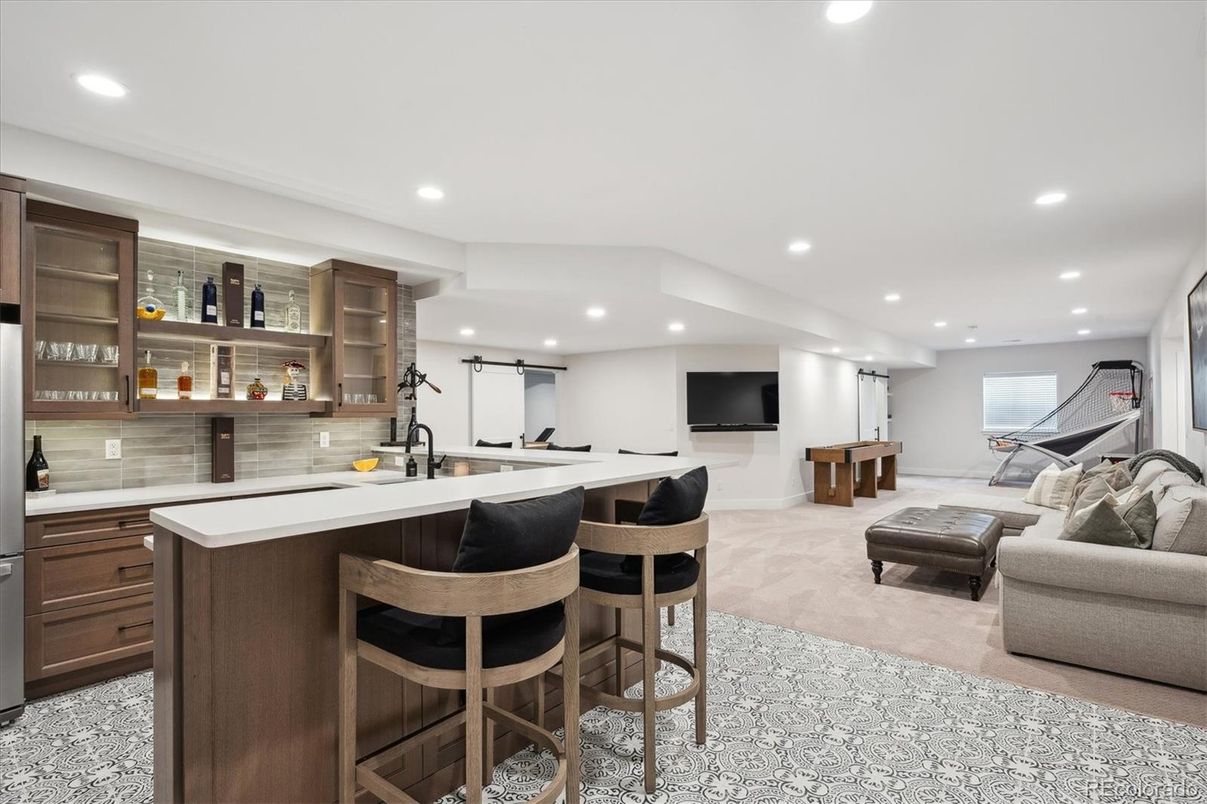 Fitness Equipment, Interior, Recessed Lighting