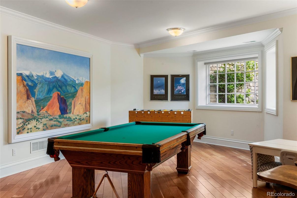 Billiard Table, Game Room, Interior, Wood Texture Flooring