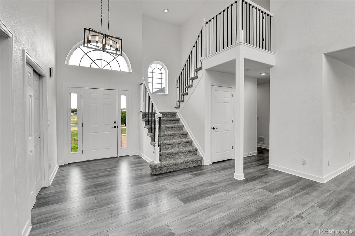 Interior, Pendant Lights, Recessed Lighting, Wood Texture Flooring