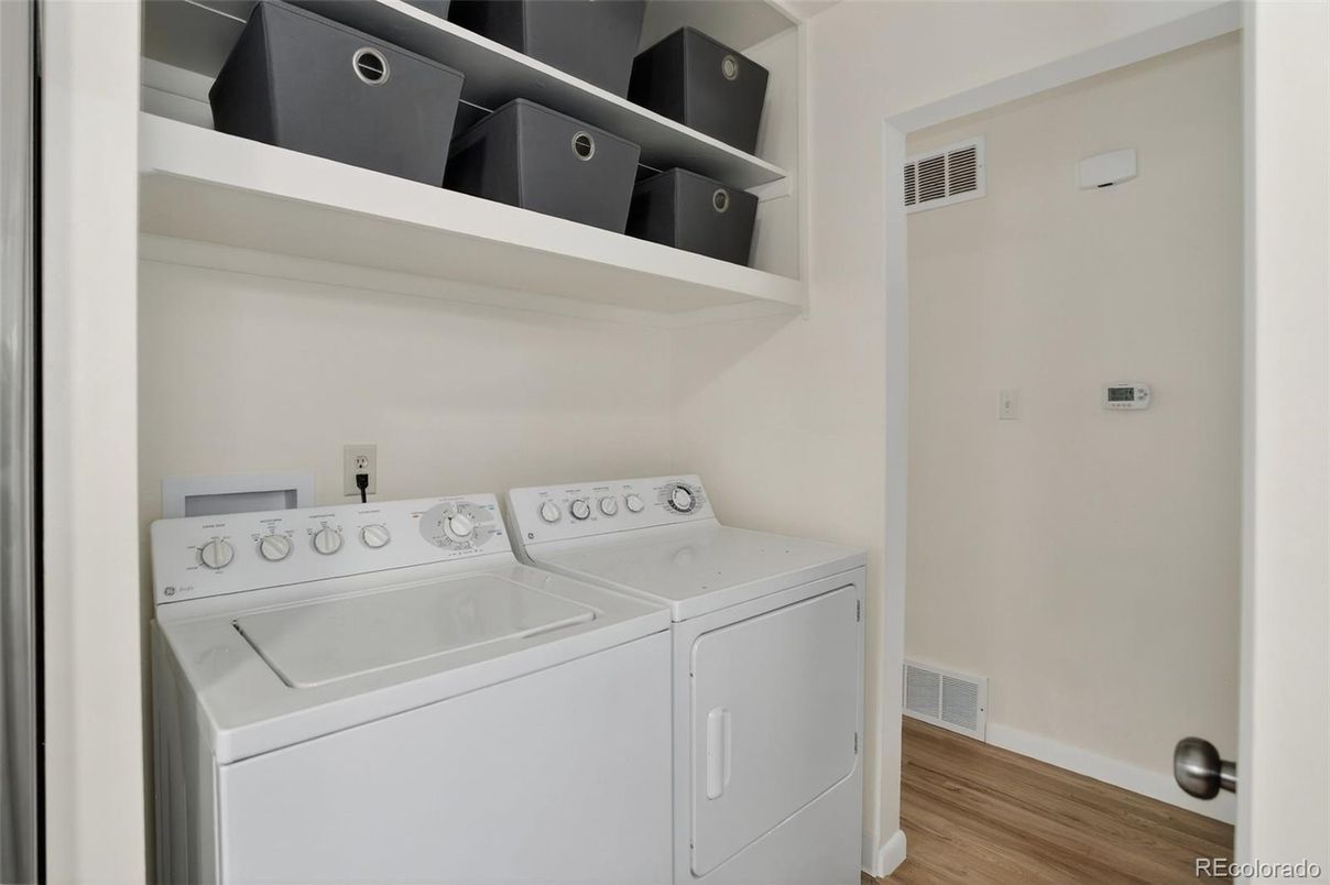 Interior, Utility Closets, Washer, Wood Texture Flooring