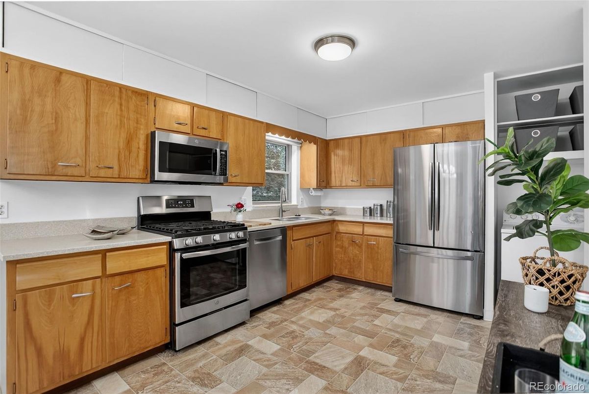 Interior, Kitchen, Stainless Steel Appliances