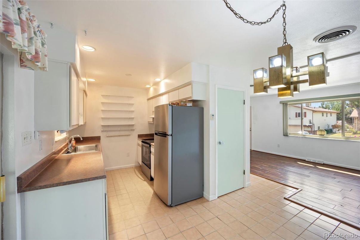 Interior, Kitchen, Pendant Lights, Recessed Lighting, Wood Texture Flooring