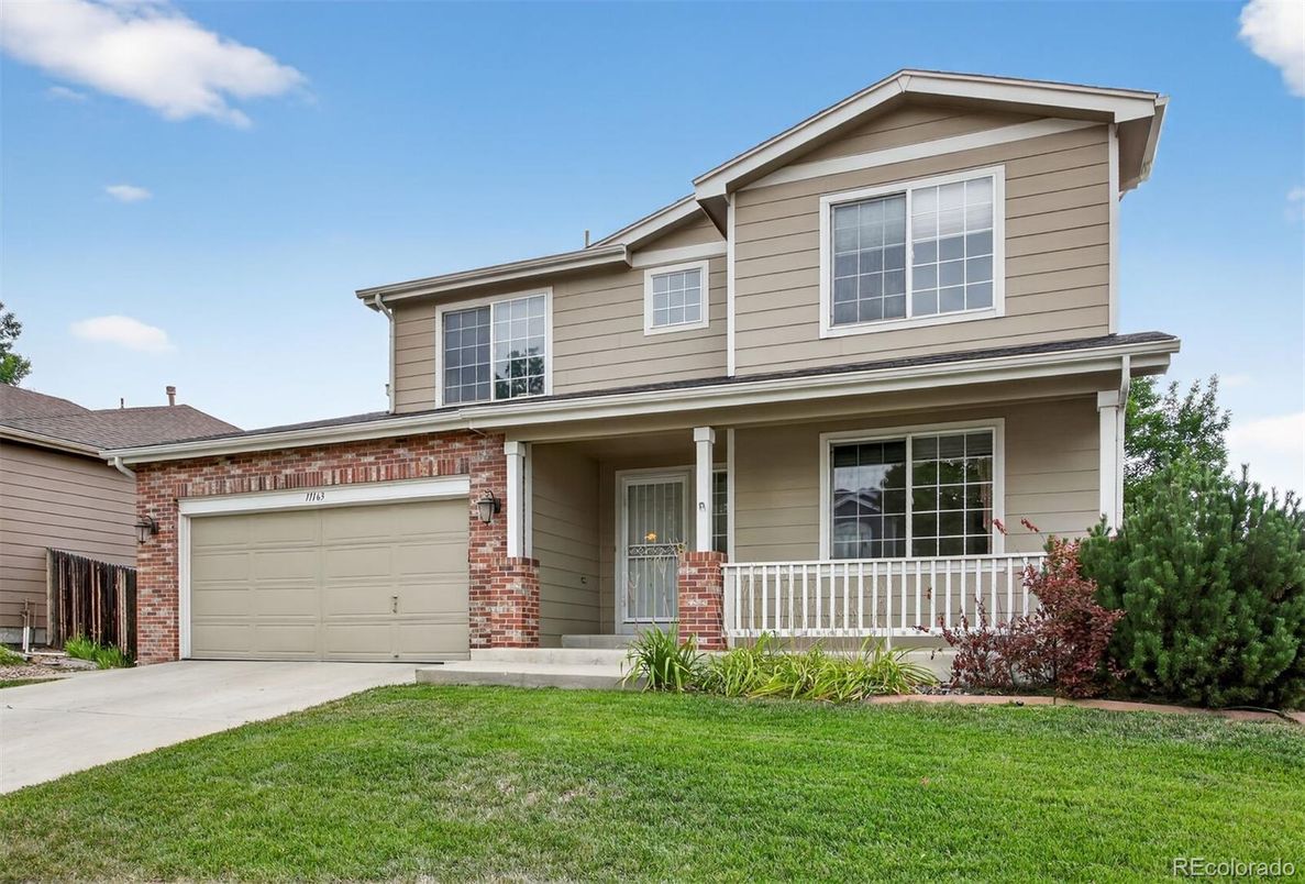 Attached, Exterior, Facade, American Craftsman