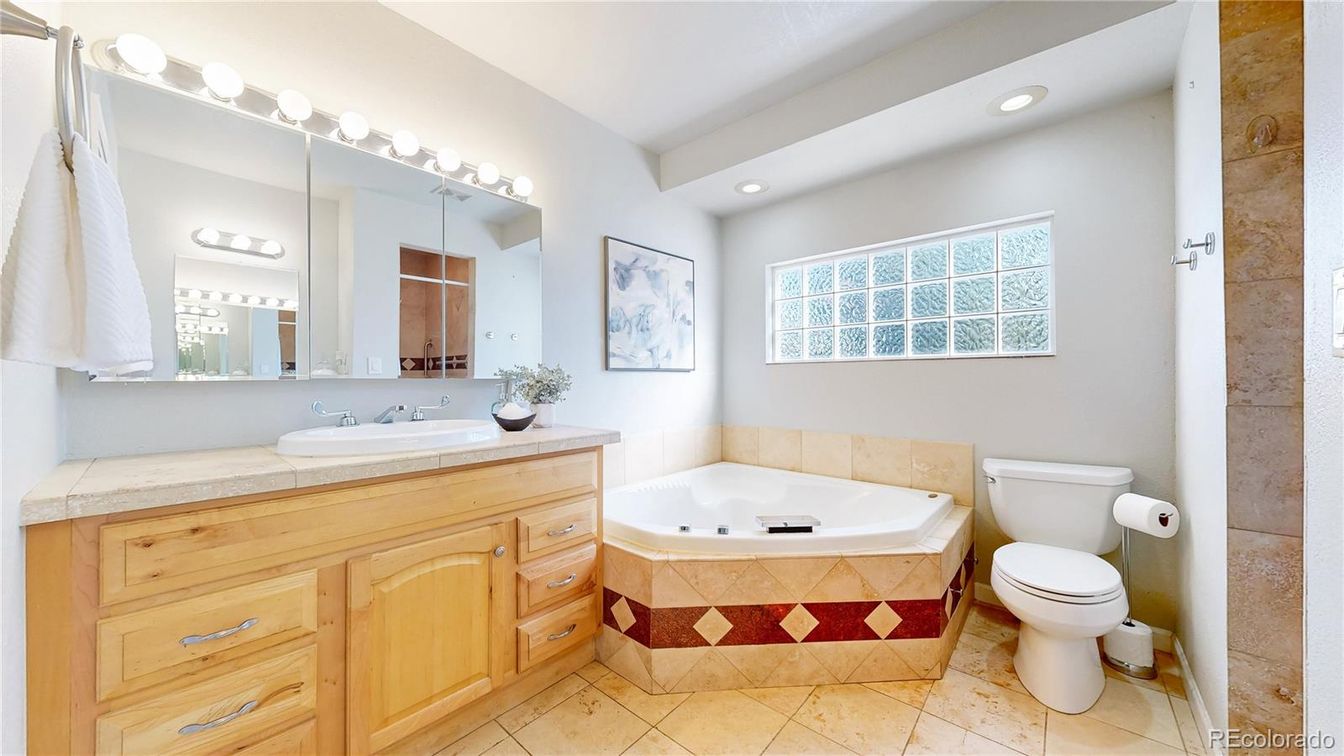 Bathroom, Interior, Recessed Lighting, Tile Countertops