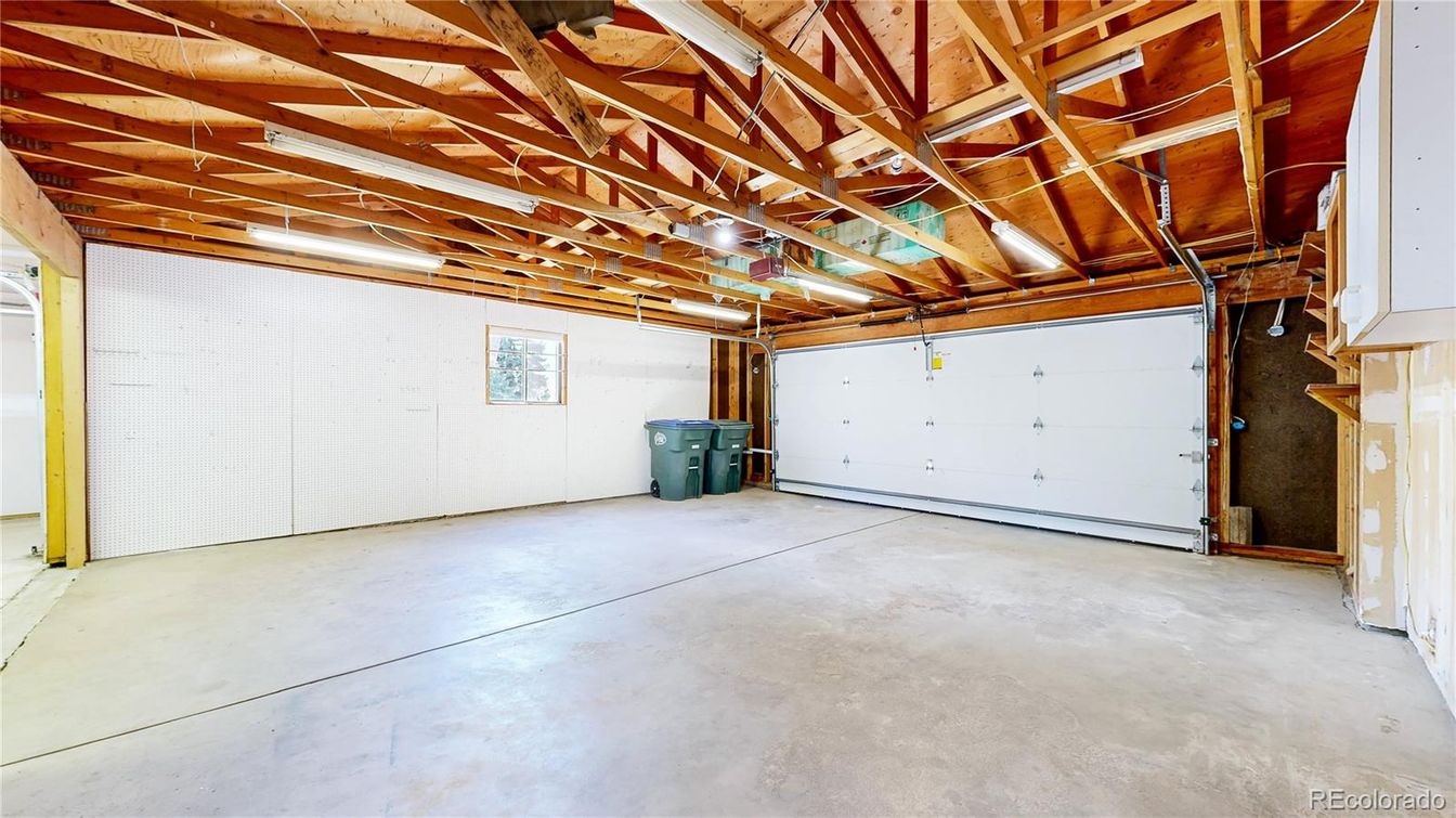 Garage, Interior, Wooden Beams, Wooden Ceilings