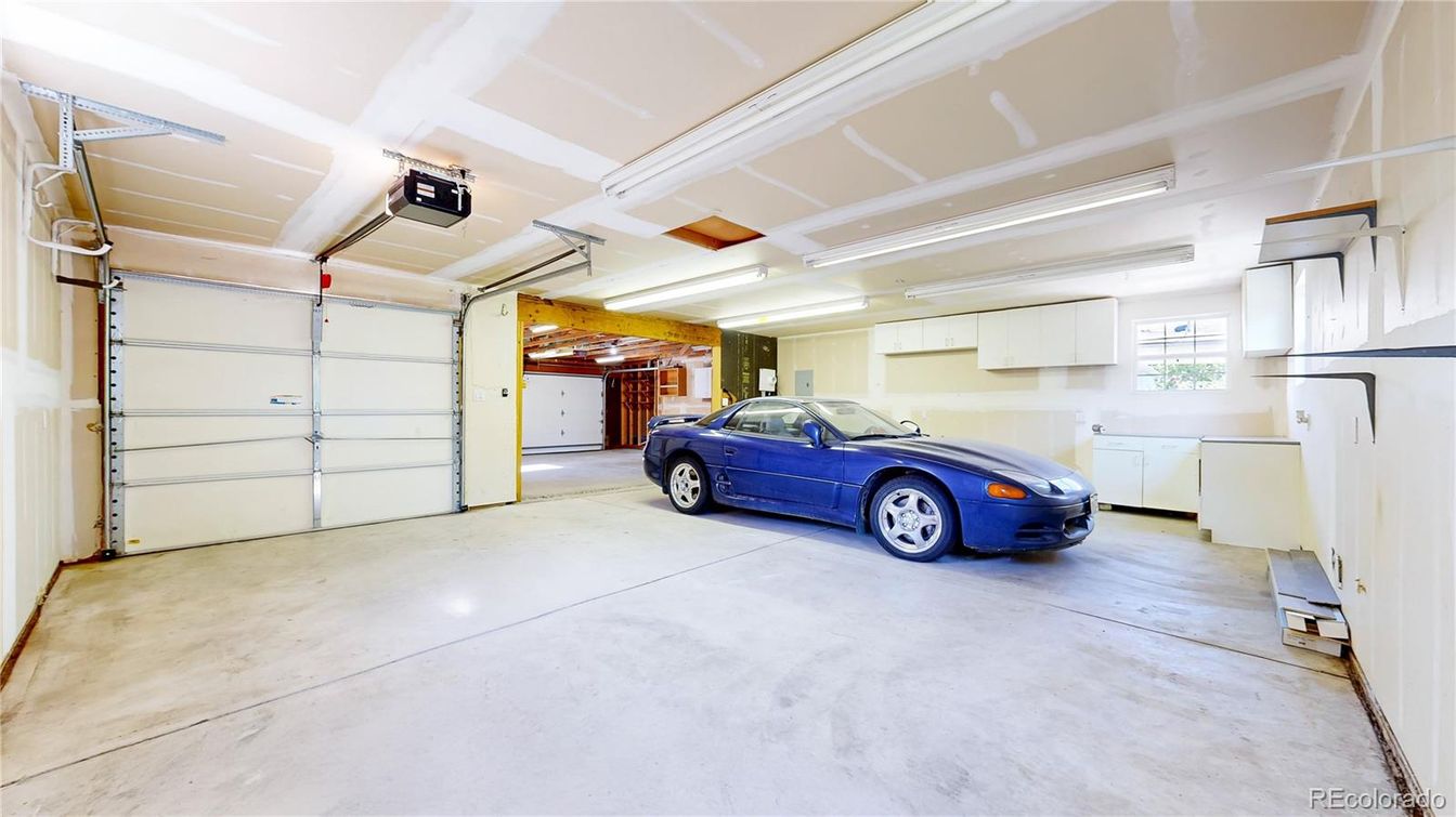 Garage, Interior