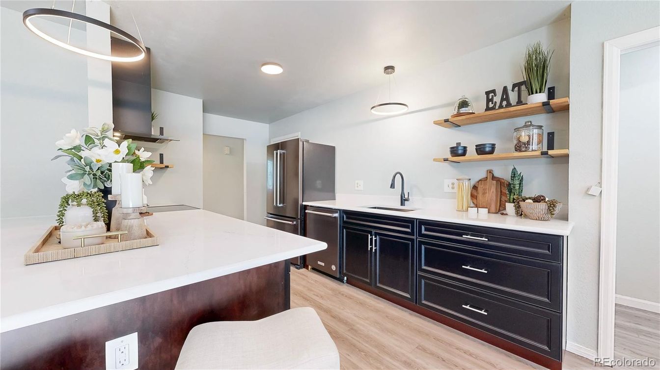 Interior, Kitchen, Pendant Lights, Recessed Lighting, Wood Texture Flooring