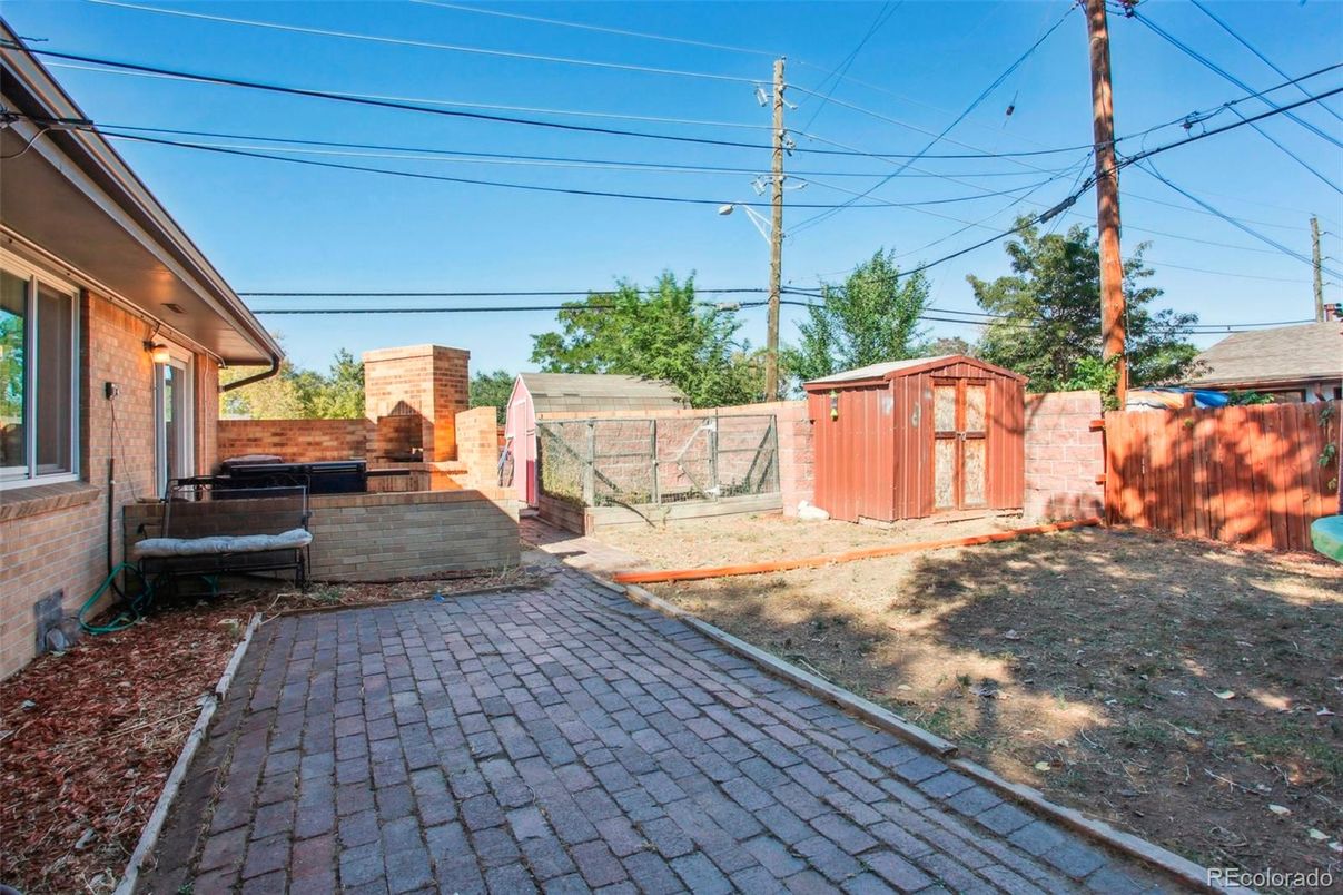 Backyard, Exterior