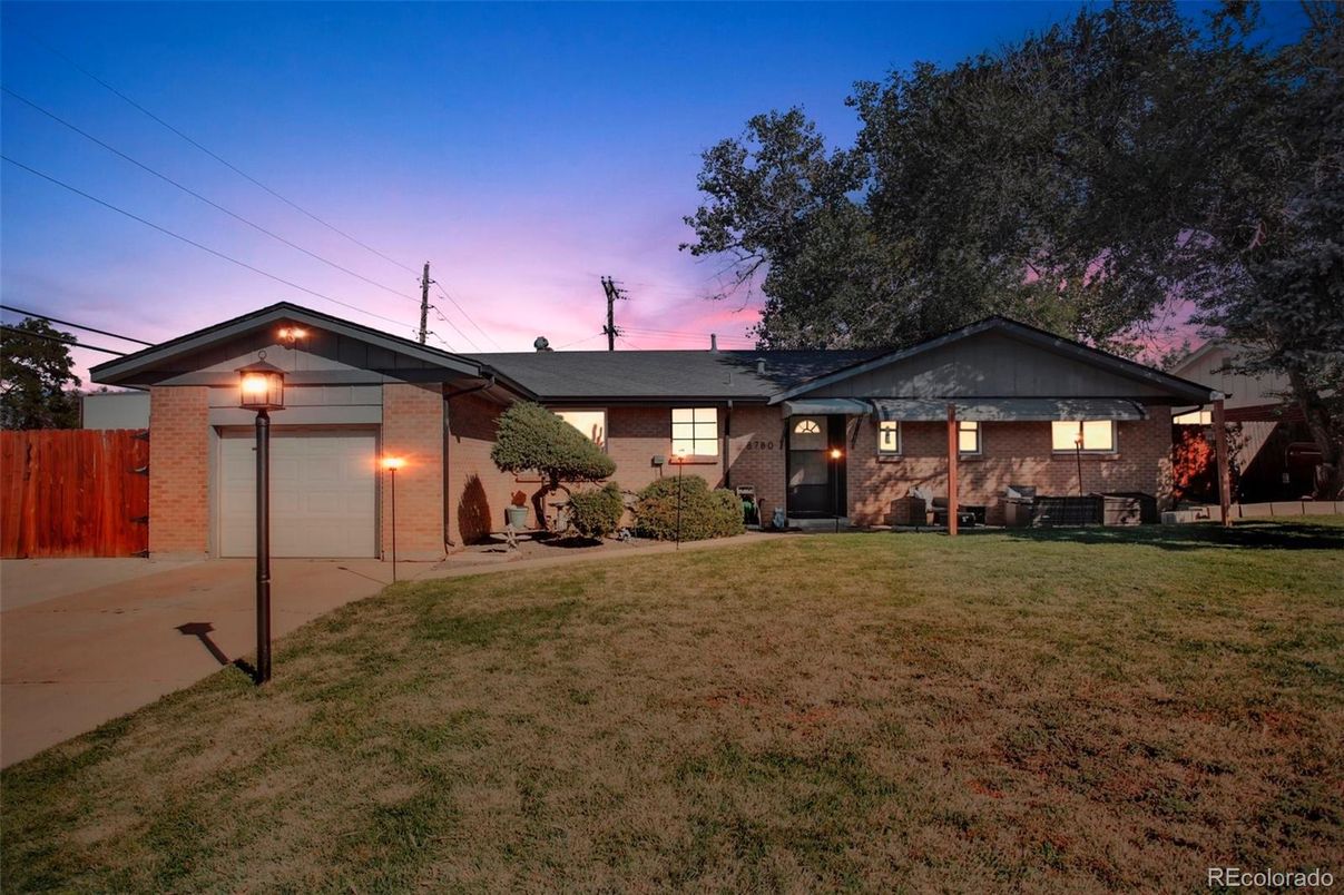 Attached, Backyard, Exterior, Facade, Brick Facade, Ranch
