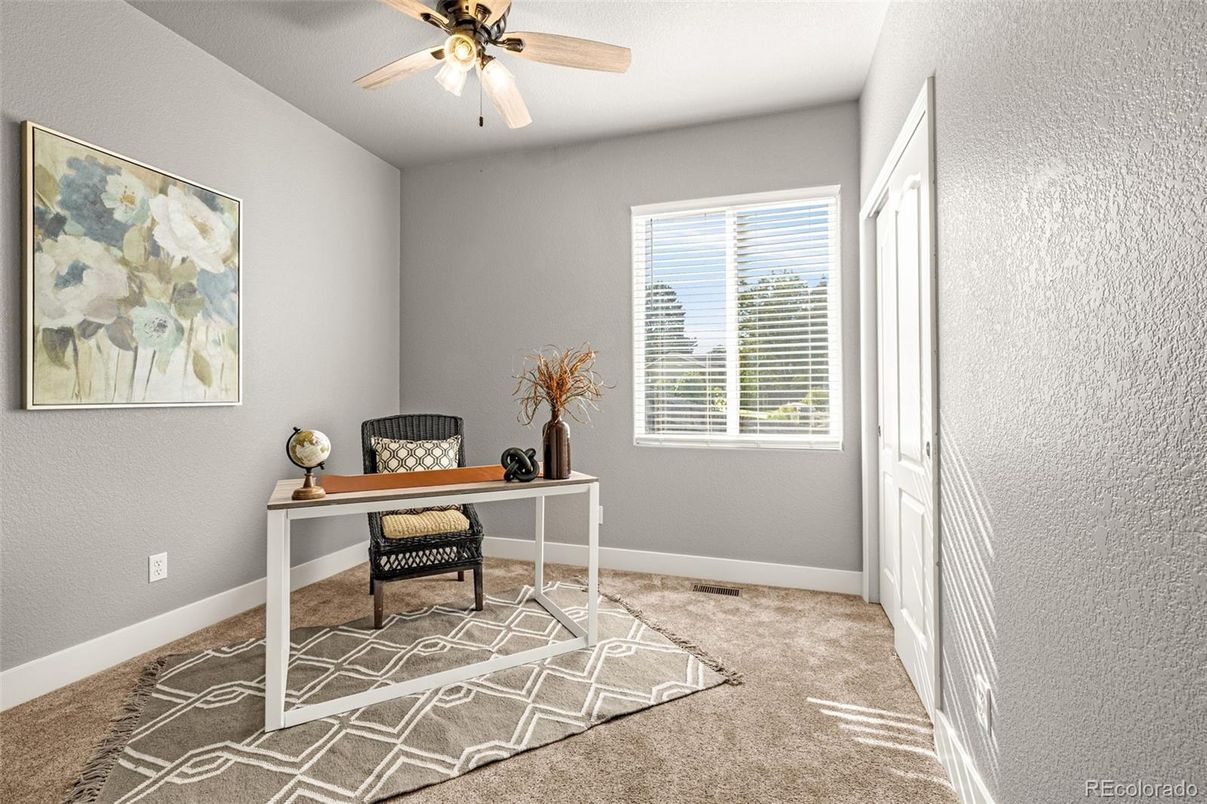 Home Office, Interior