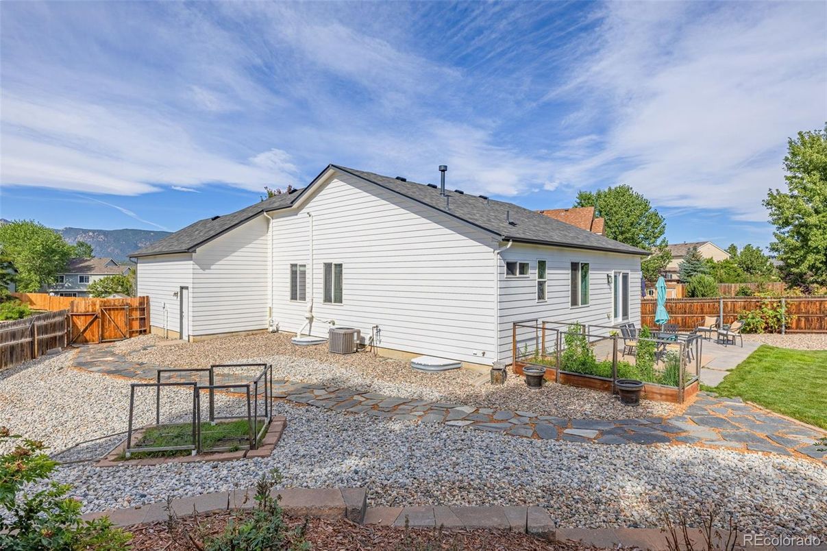 Backyard, Exterior