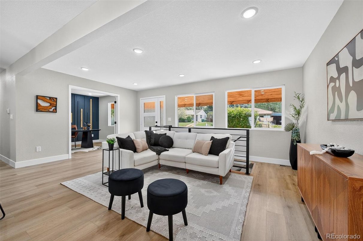 Interior, Living room, Recessed Lighting, Wood Texture Flooring