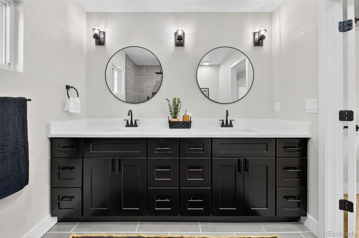 Bathroom, Dual Sink Vanities, Interior