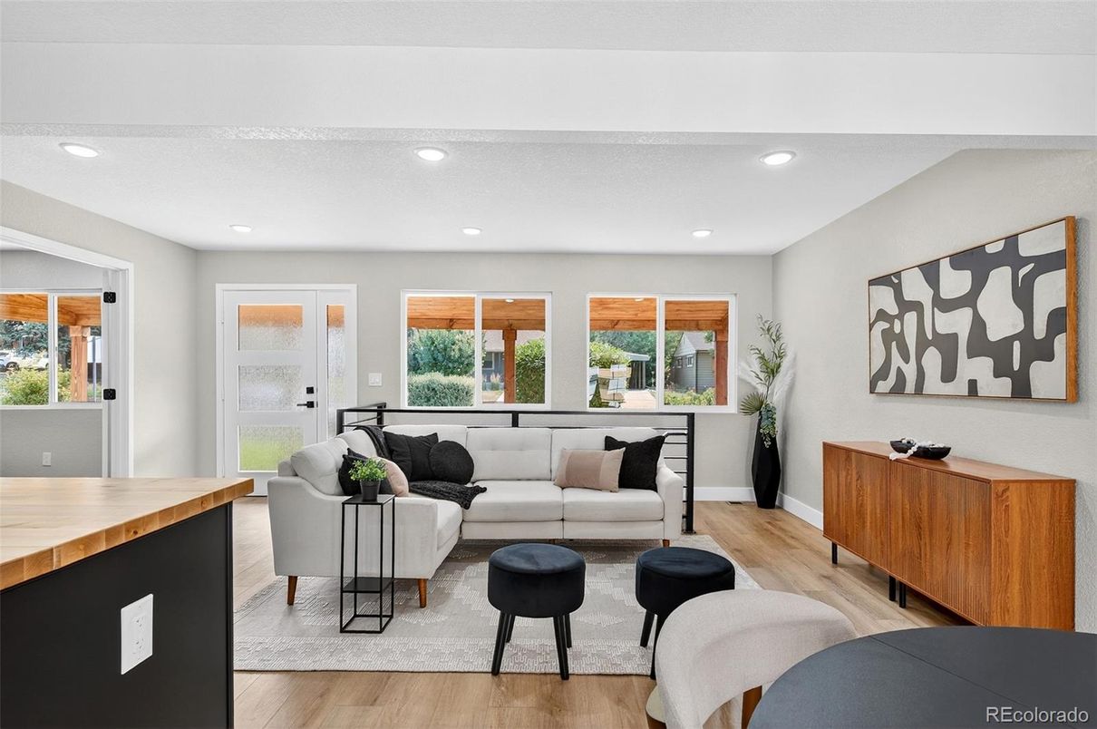 Interior, Living room, Recessed Lighting, Wood Texture Flooring