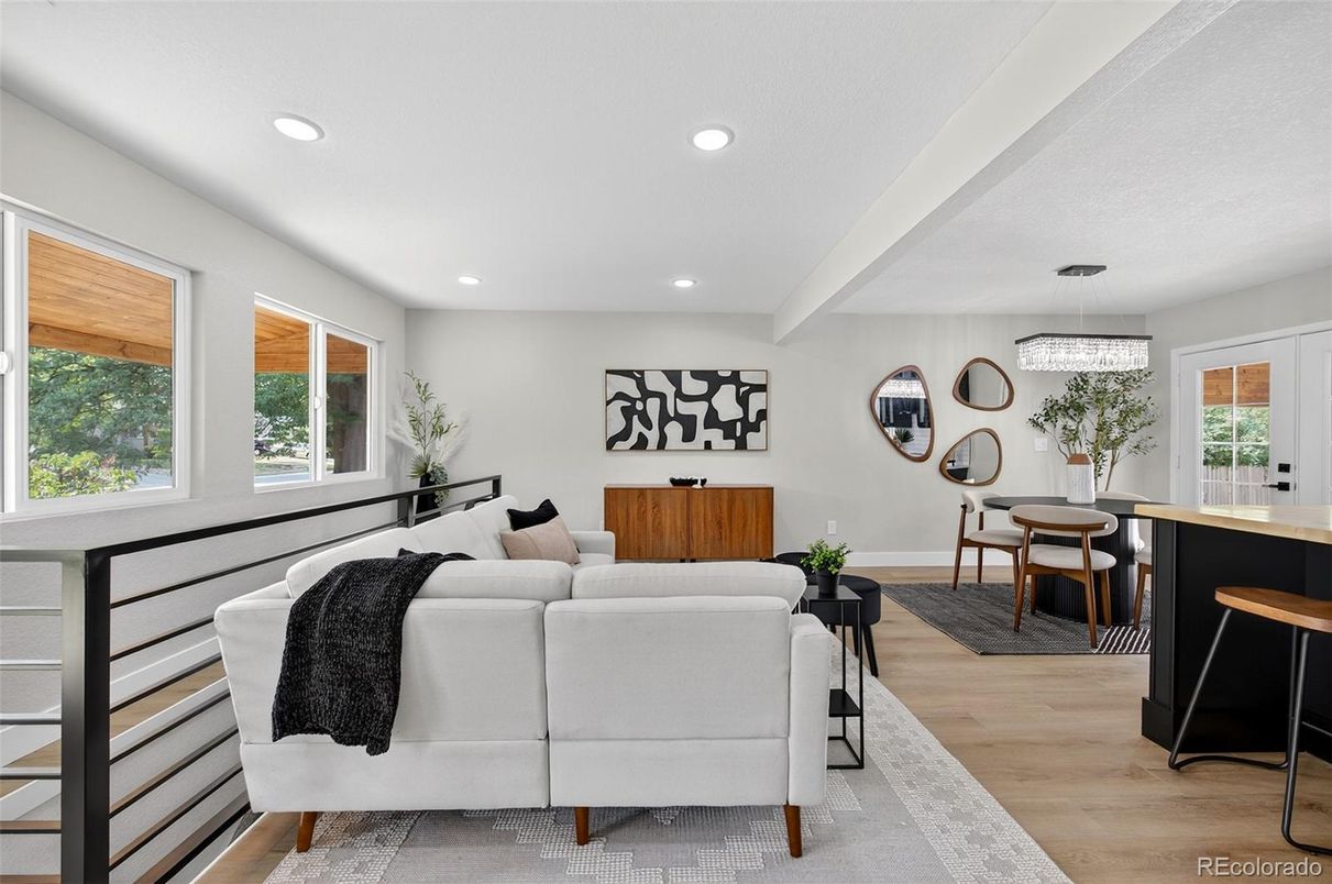 Dining room, Interior, Living room, Pendant Lights, Recessed Lighting, Wood Texture Flooring