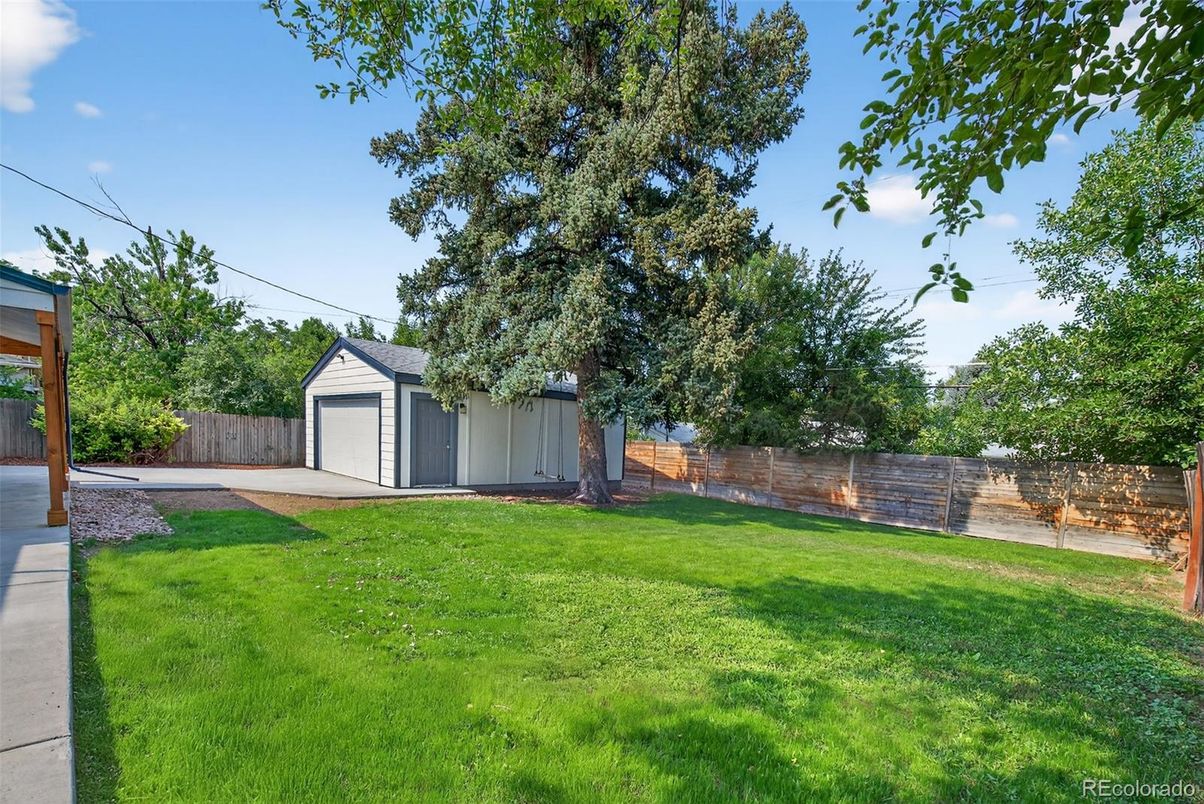 Backyard, Detached Garage, Exterior