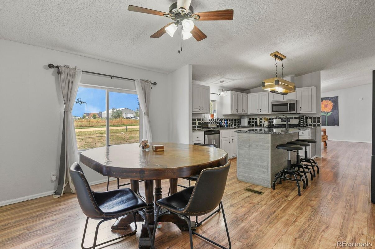 Dining room, Interior, Kitchen, Stainless Steel Appliances, Wood Texture Flooring