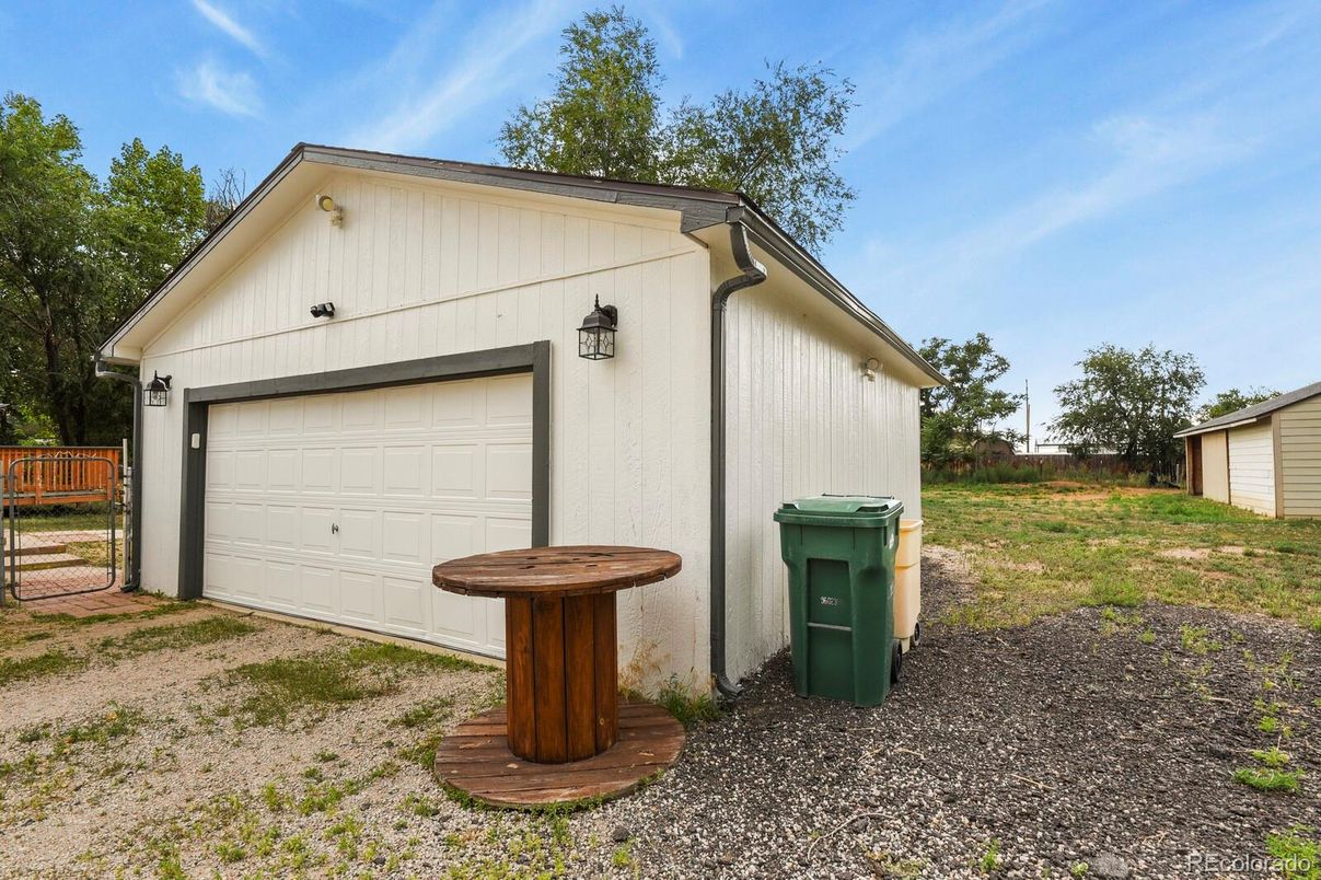 Backyard, Detached Garage, Exterior