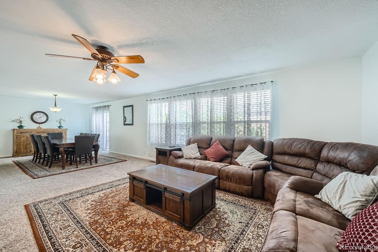 Dining room, Interior, Living room, Pendant Lights