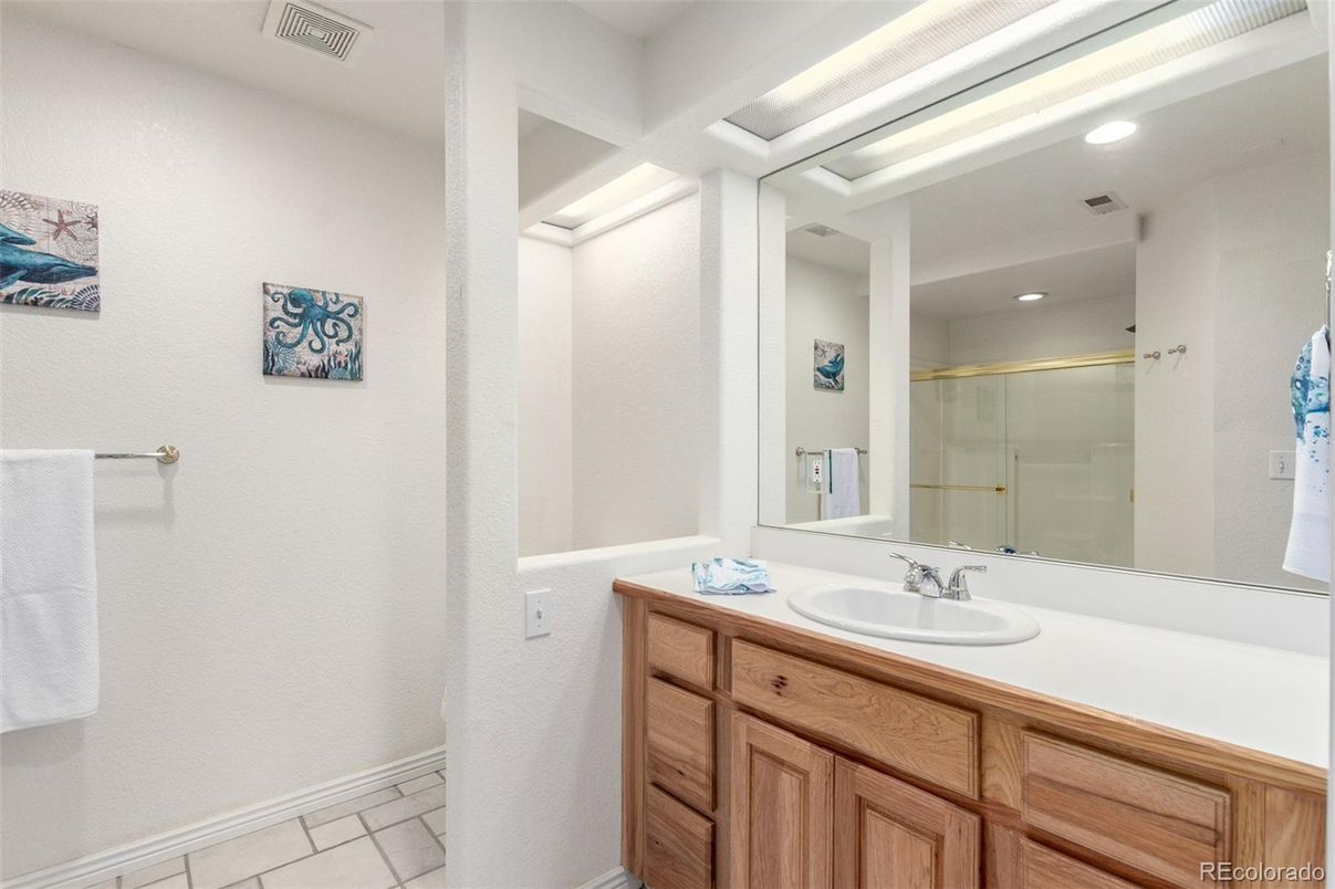 Bathroom, Interior, Recessed Lighting