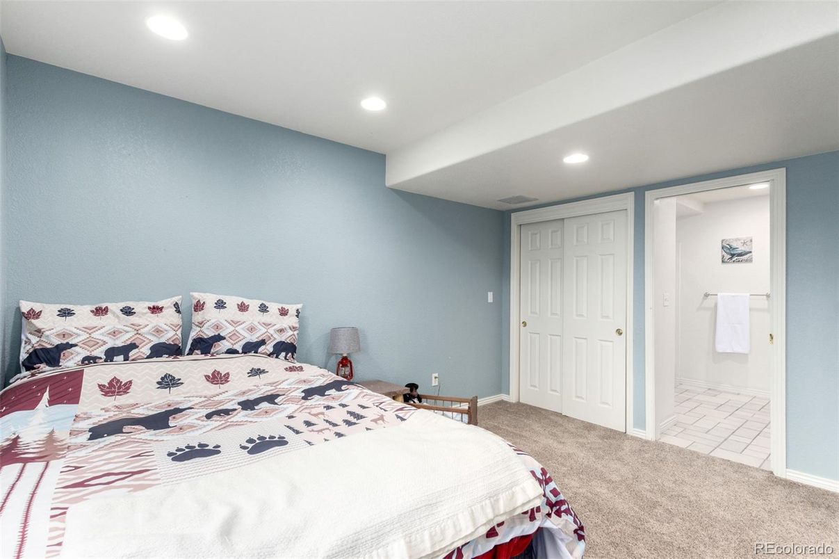 Bedroom, Interior, Recessed Lighting