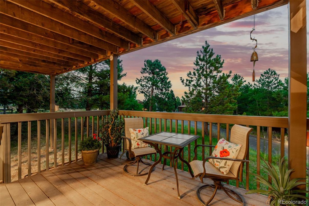 Exterior, Wooden Beams