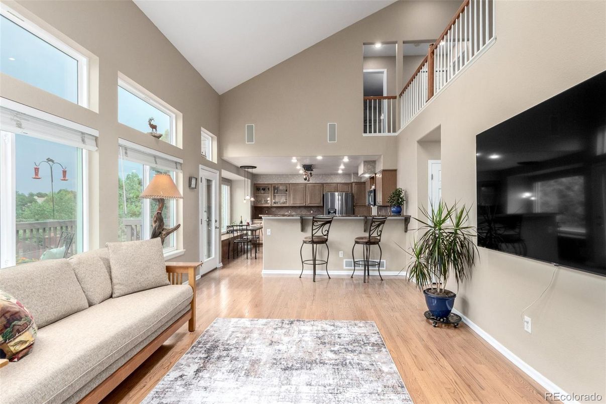 Dining room, Interior, Kitchen, Recessed Lighting, Wood Texture Flooring