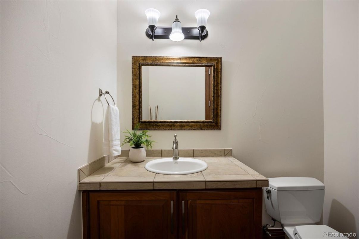 Bathroom, Interior, Tile Countertops