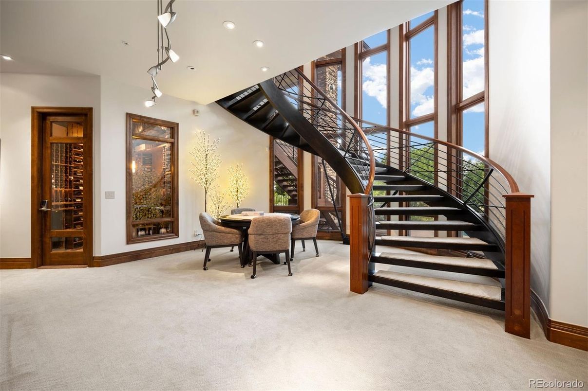 Dining room, Interior, Pendant Lights, Recessed Lighting