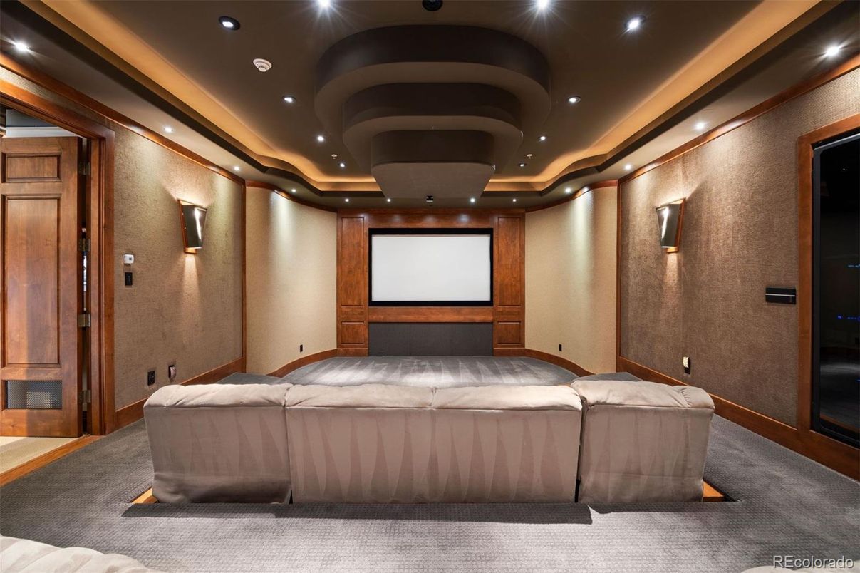 Interior, Projection Screen, Recessed Lighting, Theatre Room