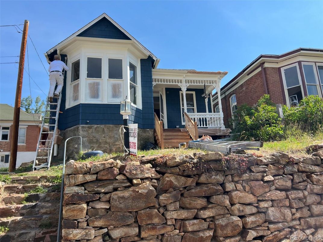 Exterior, Facade, Queen Anne Victorian