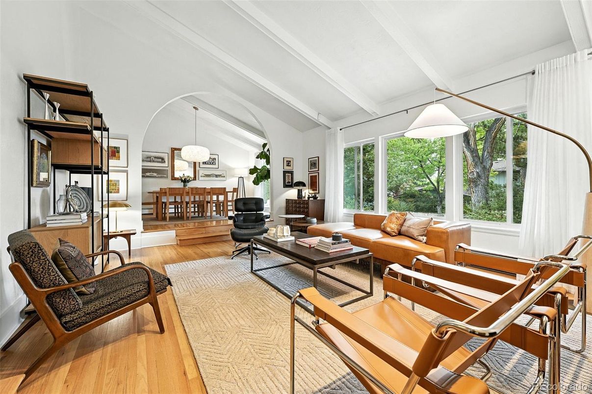 Interior, Living room, Pendant Lights, Wood Texture Flooring