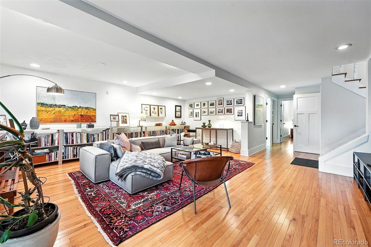 Interior, Living room, Recessed Lighting, Wood Texture Flooring