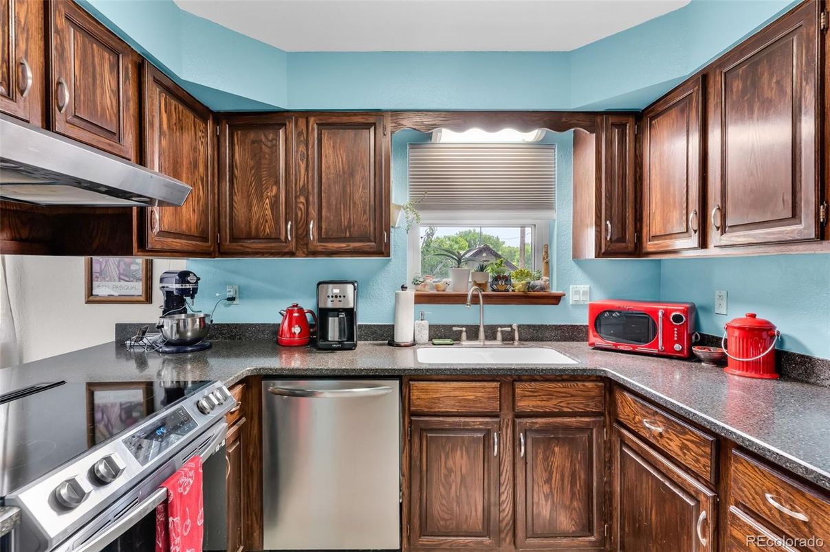 Interior, Kitchen, Stainless Steel Appliances