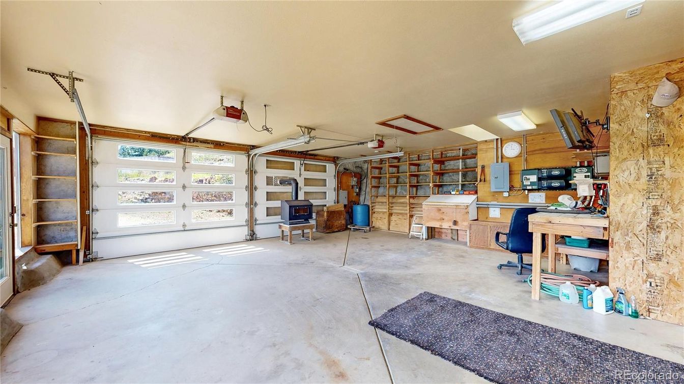 Garage, Interior