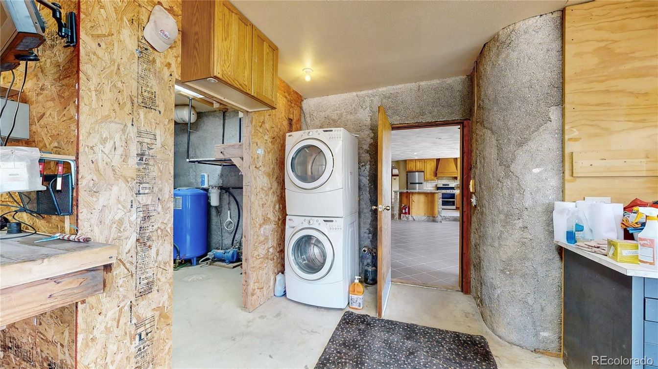Interior, Kitchen, Utility Closets, Washer