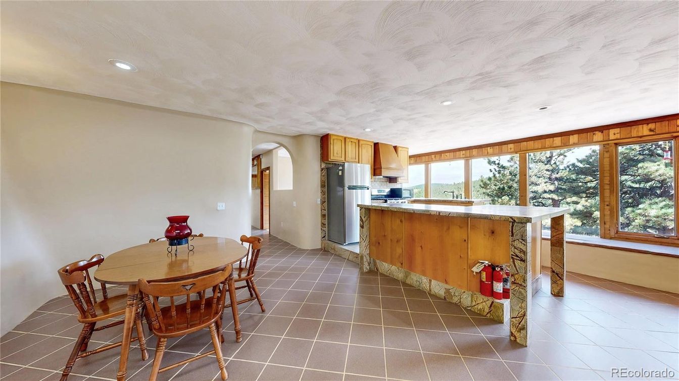 Dining room, Interior, Kitchen, Recessed Lighting