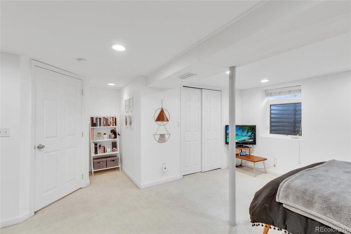 Bedroom, Interior, Recessed Lighting