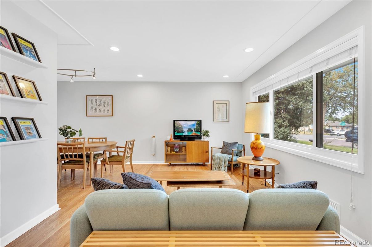 Dining room, Interior, Living room, Recessed Lighting, Wood Texture Flooring