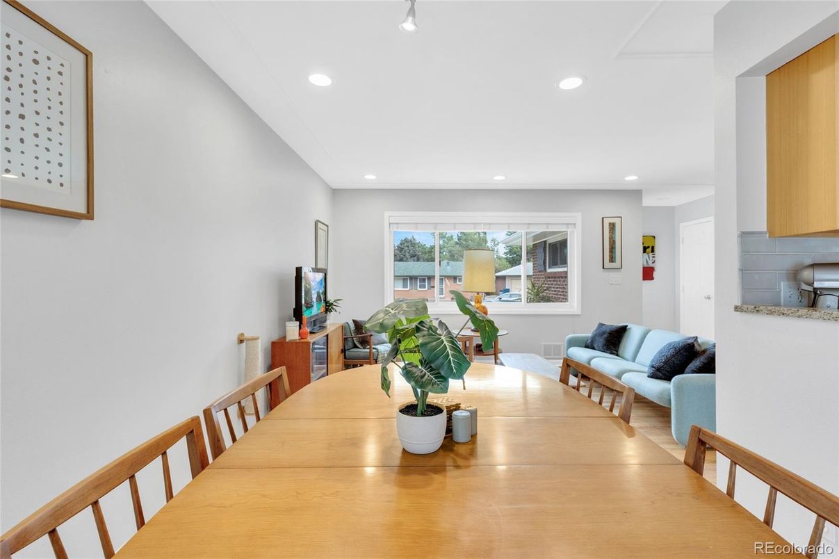 Dining room, Interior, Living room, Recessed Lighting