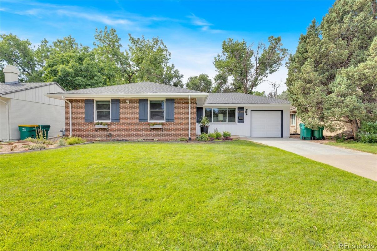 Attached, Backyard, Exterior, Facade, Brick Facade, Ranch