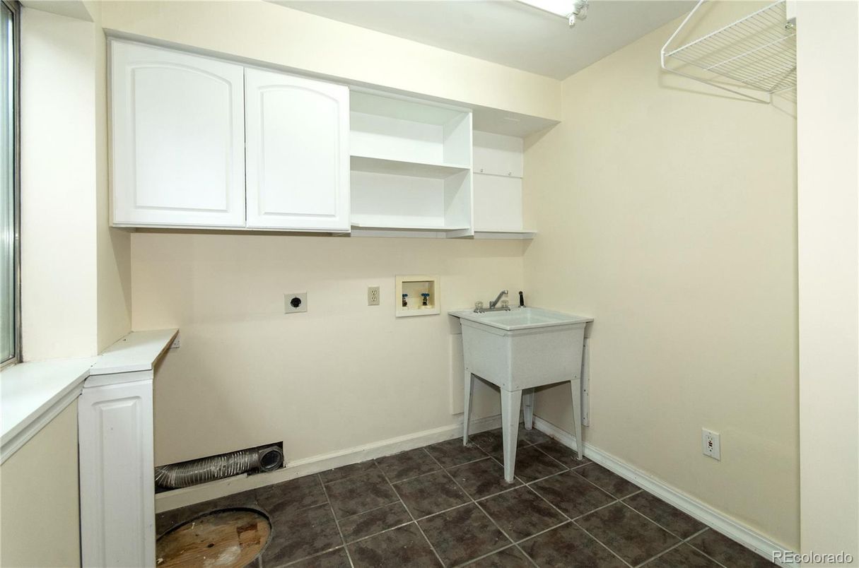Interior, Washer