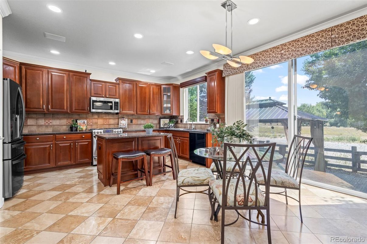 Dining room, Interior, Kitchen, Recessed Lighting